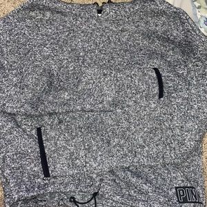 Cropped hoodie
